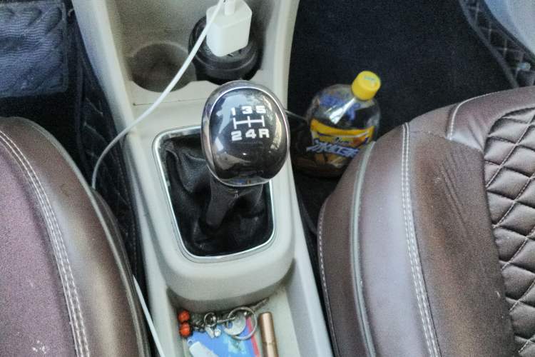 Used Dongfeng Aeolus A60 2016 1.5L Manual Luxury Model Gear Lever