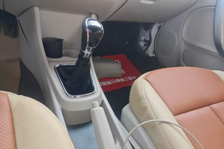 Used Dongfeng Aeolus A60 2016 1.5L Manual Luxury Model Gear Lever