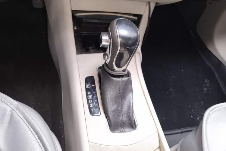 Used Dongfeng Aeolus A60 2016 1.6L Automatic Luxury Model Gear Lever