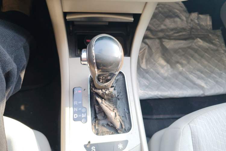 Used Dongfeng Aeolus A60 2016 1.5L Automatic Luxury Version Gear Lever