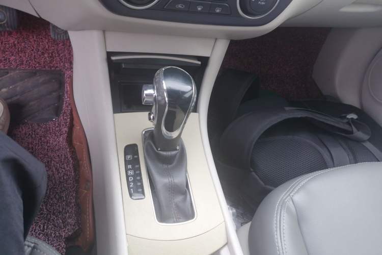 Used Dongfeng Aeolus A60 2016 1.6L Automatic Luxury Model Gear Lever