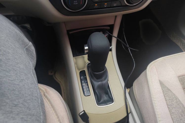 Used Dongfeng Aeolus A60 2016 1.6L Automatic Luxury Model Gear Lever
