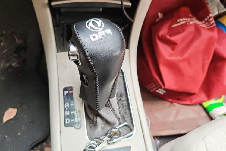 Used Dongfeng Aeolus A60 2016 1.5L Automatic Luxury Version Gear Lever