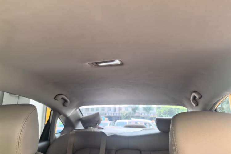 Used Dongfeng Aeolus A60 2016 1.6L Automatic Luxury Model Headliner