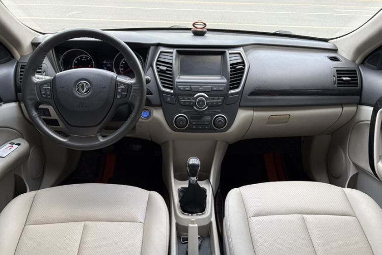 Used Dongfeng Aeolus A60 2016 1.5L Manual Luxury Version Interior 1