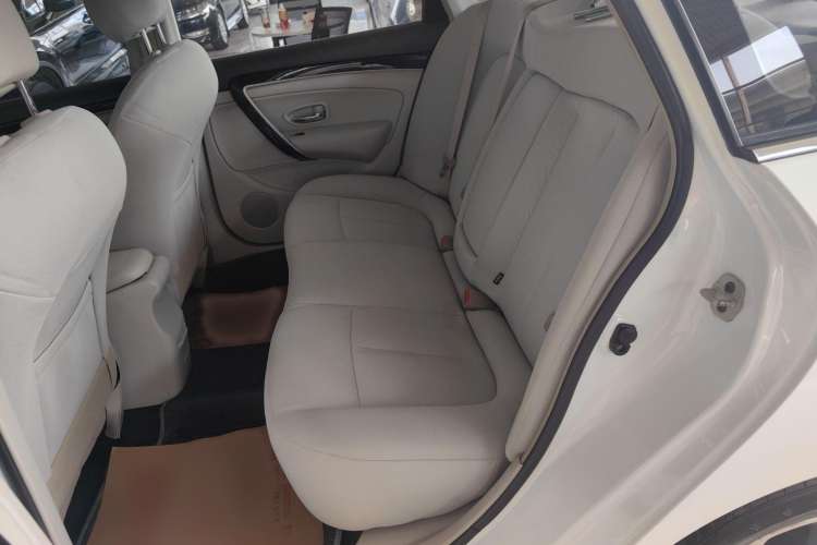 Used Dongfeng Aeolus A60 2016 1.6L Automatic Luxury Model Interior 1