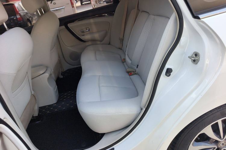 Used Dongfeng Aeolus A60 2016 1.6L Automatic Luxury Model Interior 1