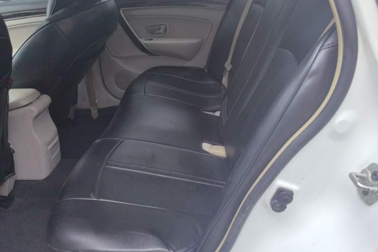 Used Dongfeng Aeolus A60 2016 1.6L Automatic Luxury Model Interior 1