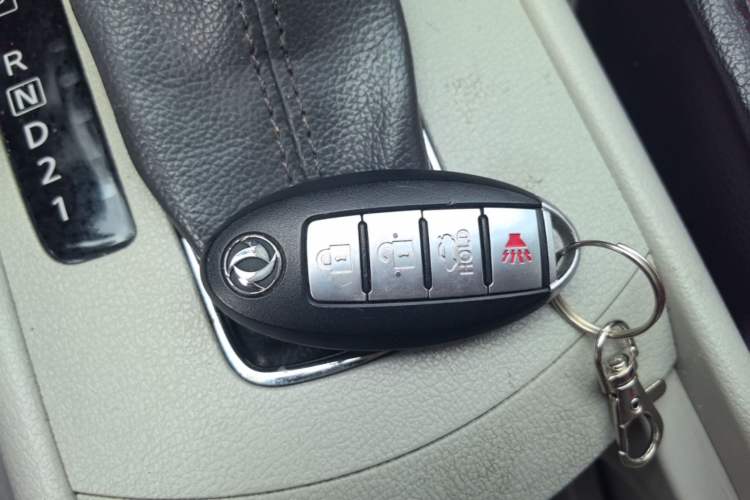 Used Dongfeng Aeolus A60 2016 1.6L Automatic Luxury Model Interior 1
