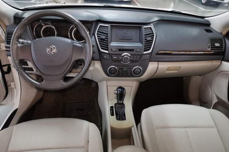 Used Dongfeng Aeolus A60 2016 1.6L Automatic Luxury Model Interior 2