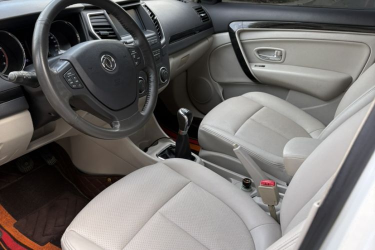Used Dongfeng Aeolus A60 2016 1.5L Manual Luxury Version Interior 2