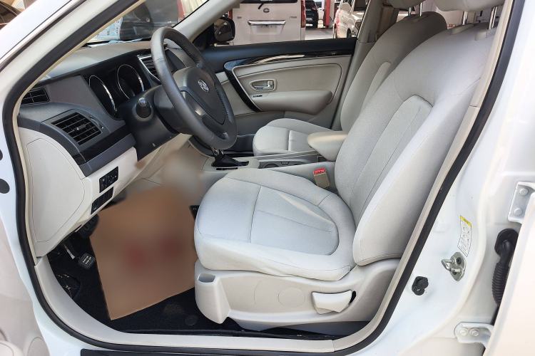 Used Dongfeng Aeolus A60 2016 1.6L Automatic Luxury Model Interior 2