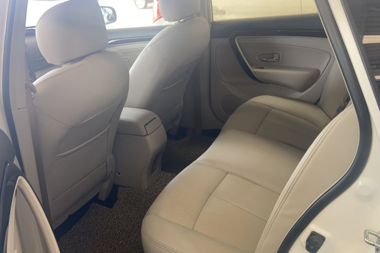 Used Dongfeng Aeolus A60 2016 1.5L Manual Luxury Version Interior 2