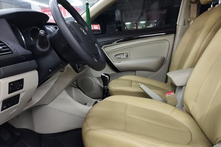 Used Dongfeng Aeolus A60 2016 1.5L Manual Luxury Version Interior 3