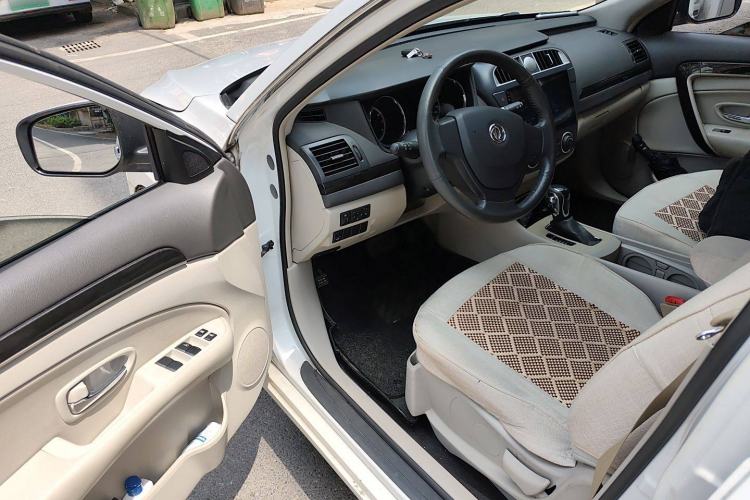 Used Dongfeng Aeolus A60 2016 1.6L Automatic Luxury Model Interior 3