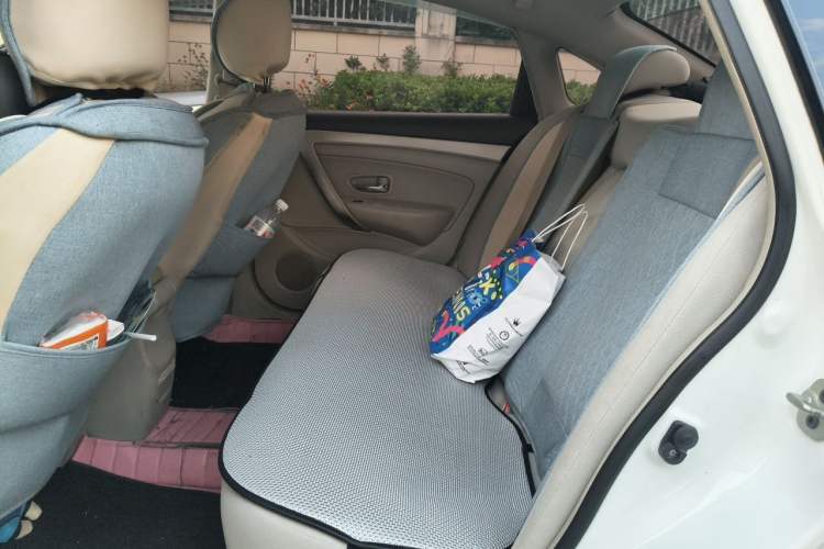 Used Dongfeng Aeolus A60 2016 1.5L Automatic Luxury Version Interior 4