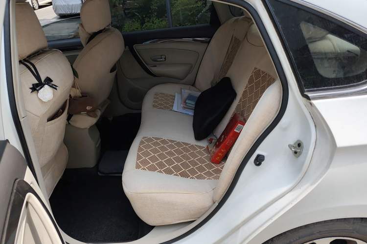 Used Dongfeng Aeolus A60 2016 1.6L Automatic Luxury Model Interior 4