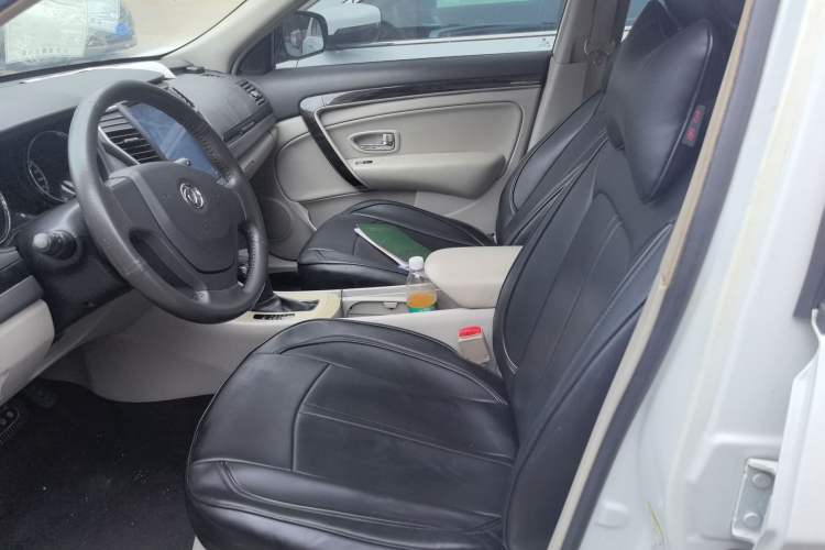 Used Dongfeng Aeolus A60 2016 1.6L Automatic Luxury Model Interior 4