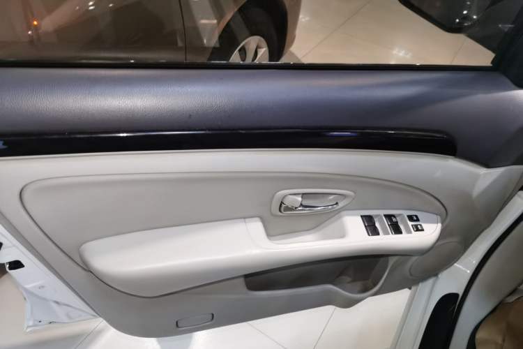 Used Dongfeng Aeolus A60 2016 1.6L DCT Luxury Version Left Front Door Interior