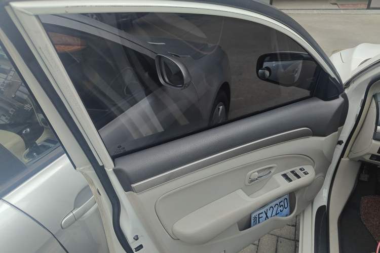 Used Dongfeng Aeolus A60 2016 1.5L Automatic Luxury Version Left Front Door Interior