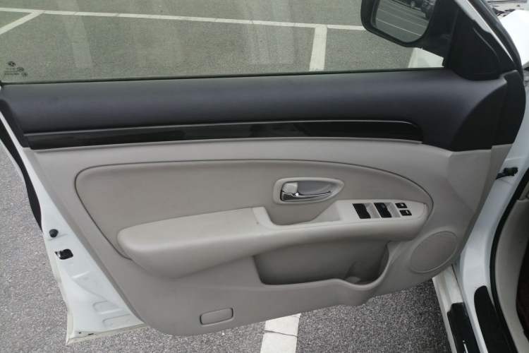 Used Dongfeng Aeolus A60 2016 1.6L Automatic Luxury Model Left Front Door Interior