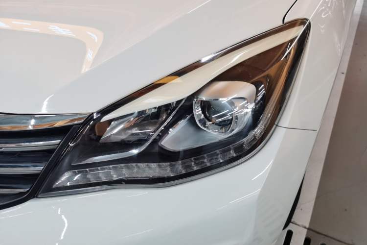 Used Dongfeng Aeolus A60 2016 1.6L Automatic Luxury Model Left Front Headlight