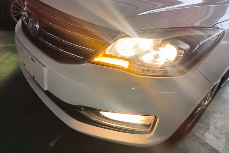 Used Dongfeng Aeolus A60 2016 1.6L Automatic Luxury Model Left Front Headlight