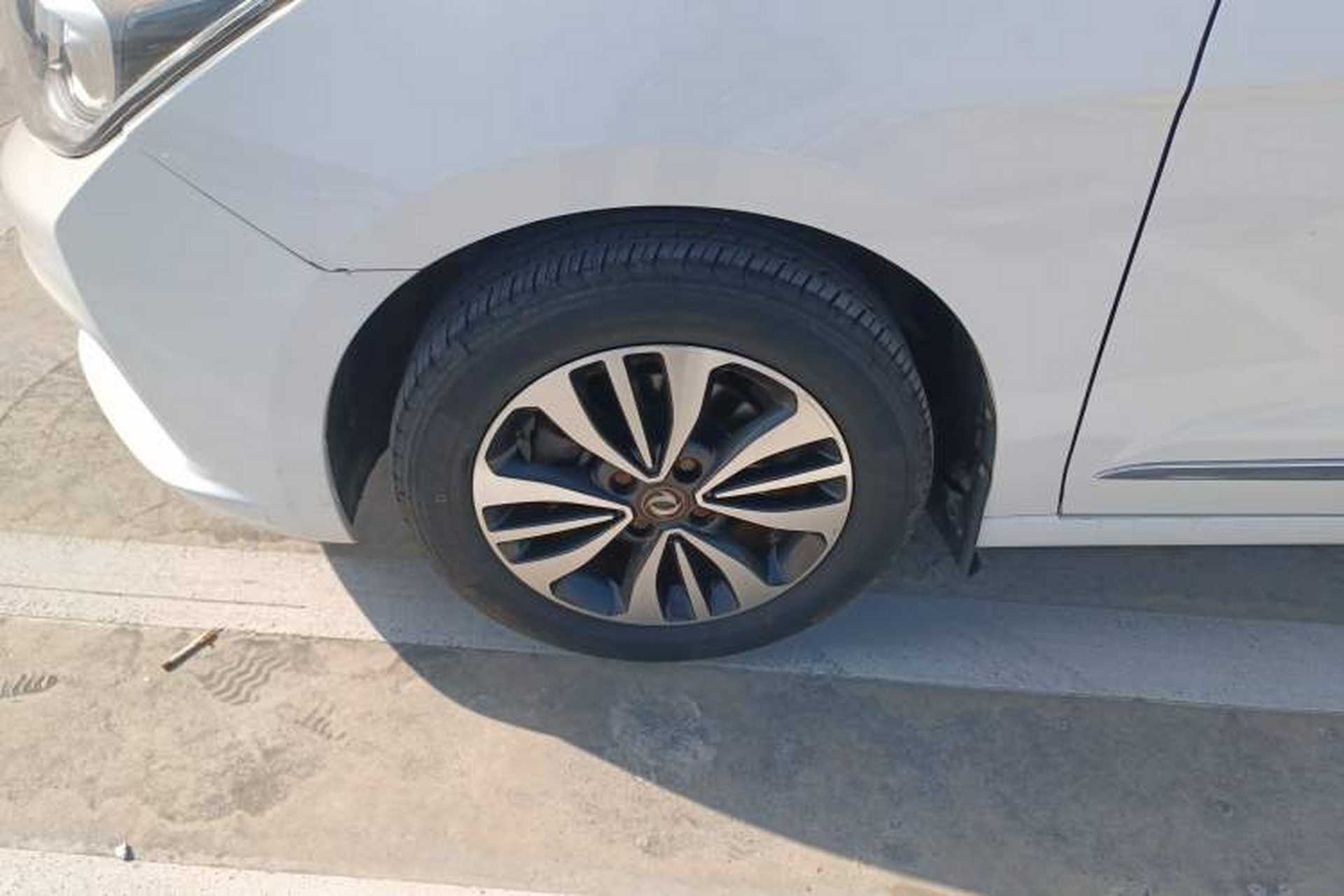Used Dongfeng Aeolus A60 2016 1.5L Manual Luxury Version Left Front Wheel Hub