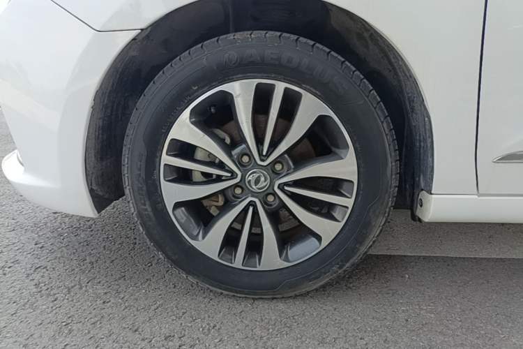 Used Dongfeng Aeolus A60 2016 1.5L Manual Luxury Model Left Front Wheel Hub