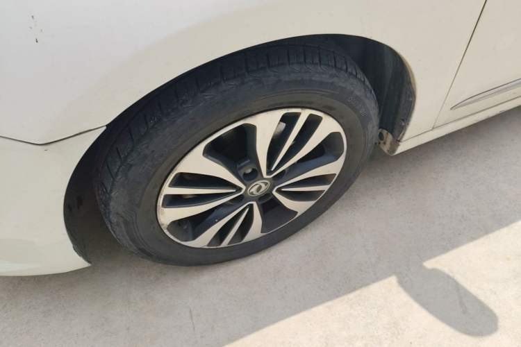 Used Dongfeng Aeolus A60 2016 1.5L Automatic Luxury Version Left Front Wheel Hub
