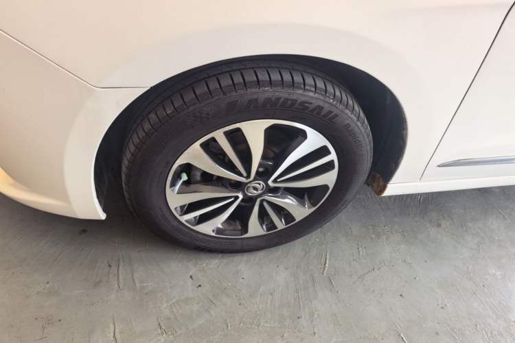 Used Dongfeng Aeolus A60 2016 1.6L Automatic Luxury Model Left Front Wheel Hub