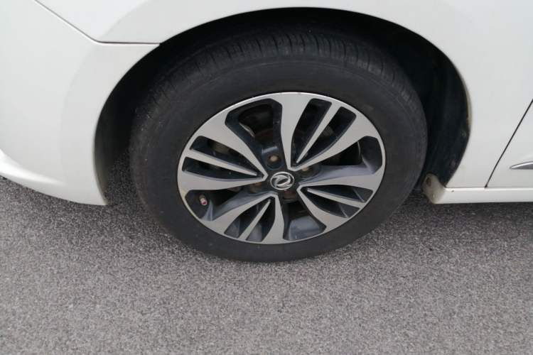 Used Dongfeng Aeolus A60 2016 1.6L Automatic Luxury Model Left Front Wheel Hub