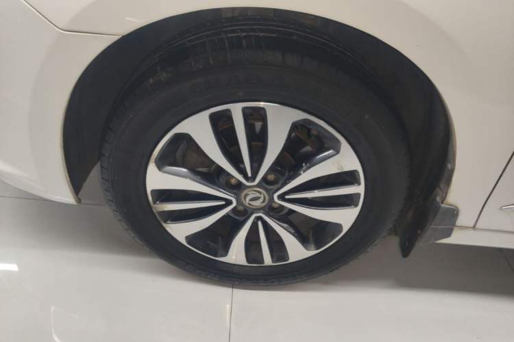 Used Dongfeng Aeolus A60 2016 1.6L Automatic Luxury Model Left Front Wheel Hub
