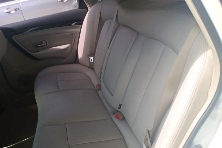 Used Dongfeng Aeolus A60 2016 1.5L Manual Luxury Version Left Rear Seat