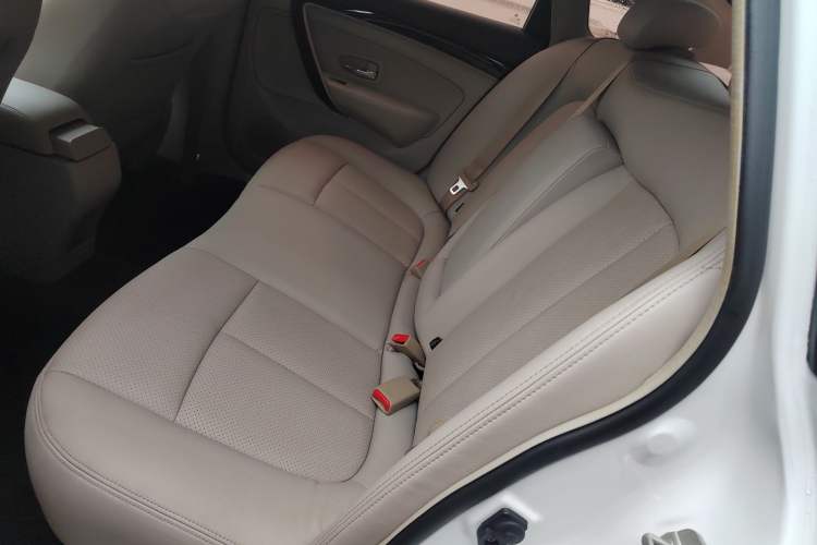 Used Dongfeng Aeolus A60 2016 1.5L Manual Luxury Version Left Rear Seat