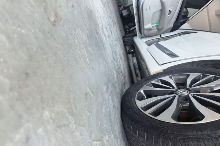 Used Dongfeng Aeolus A60 2016 1.6L Automatic Luxury Model Left Side Sill