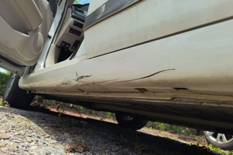 Used Dongfeng Aeolus A60 2016 1.6L Automatic Luxury Model Left Side Sill