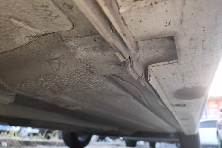 Used Dongfeng Aeolus A60 2016 1.6L DCT Luxury Edition Left Side Sill