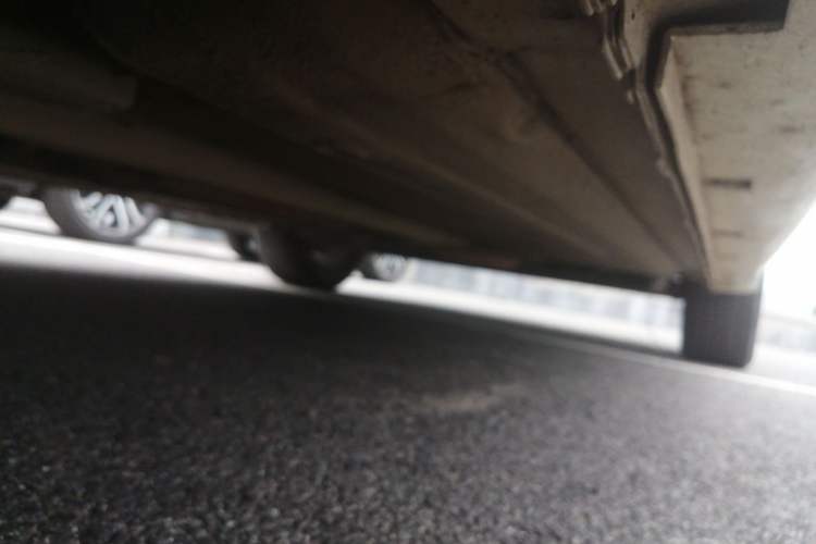 Used Dongfeng Aeolus A60 2016 1.6L Automatic Luxury Model Left Side Sill
