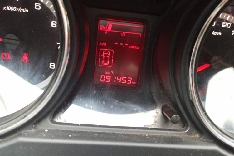 Used Dongfeng Aeolus A60 2016 1.5L Manual Luxury Model Odometer Close Up