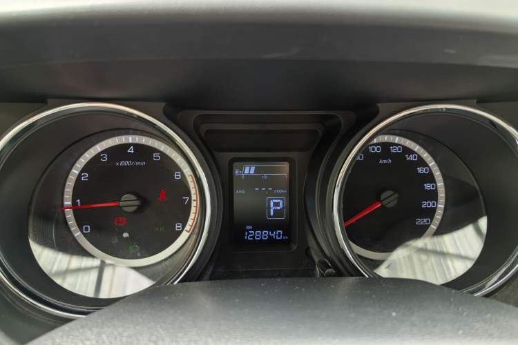 Used Dongfeng Aeolus A60 2016 1.6L Automatic Luxury Model Odometer Close Up