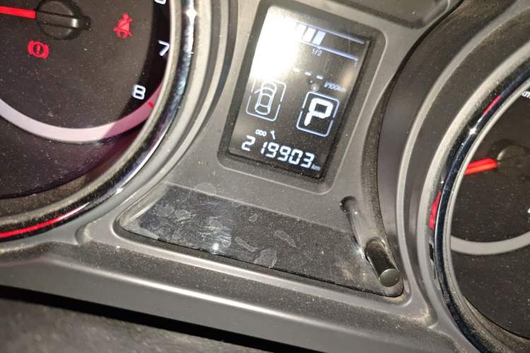 Used Dongfeng Aeolus A60 2016 1.6L DCT Luxury Version Odometer Close Up