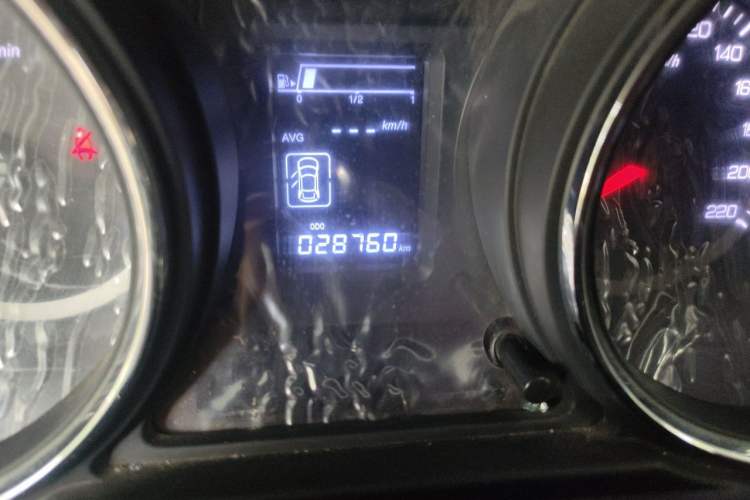 Used Dongfeng Aeolus A60 2016 1.5L Manual Luxury Model Odometer Close Up