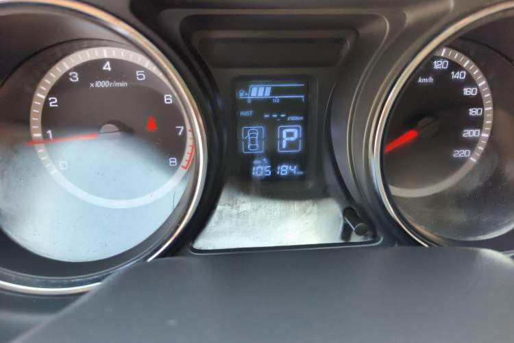 Used Dongfeng Aeolus A60 2016 1.6L Automatic Luxury Model Odometer Close Up