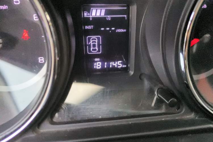 Used Dongfeng Aeolus A60 2016 1.5L Manual Luxury Model Odometer Close Up