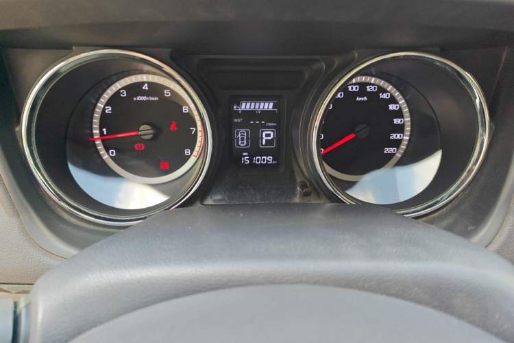 Used Dongfeng Aeolus A60 2016 1.6L Automatic Luxury Model Odometer Close Up