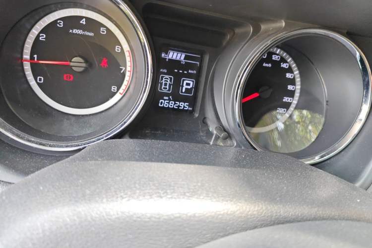 Used Dongfeng Aeolus A60 2016 1.6L Automatic Luxury Model Odometer Close Up