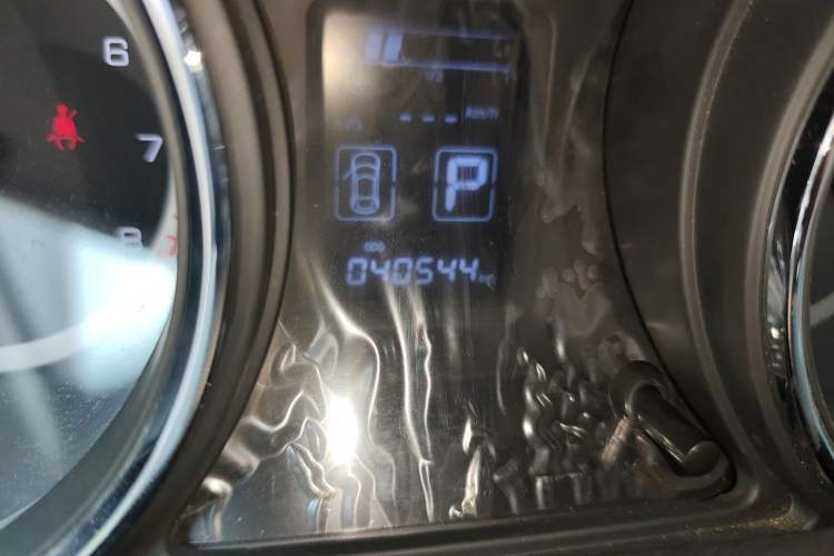 Used Dongfeng Aeolus A60 2016 1.6L Automatic Luxury Model Odometer Close Up