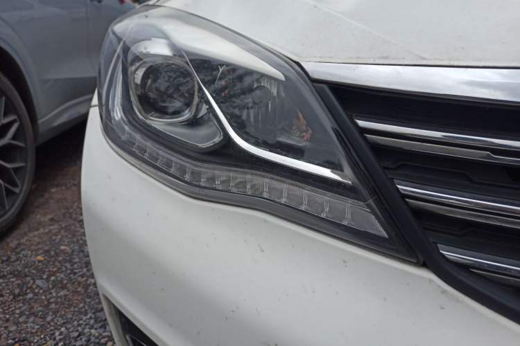 Used Dongfeng Aeolus A60 2016 1.5L Manual Luxury Model Right Front Headlight