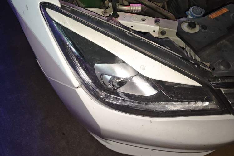 Used Dongfeng Aeolus A60 2016 1.6L DCT Luxury Version Right Front Headlight